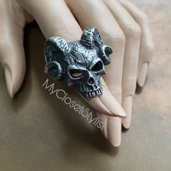 Ram Skull Biker Ring Rock Revival gothic 7 RARE - Picture 2 of 8